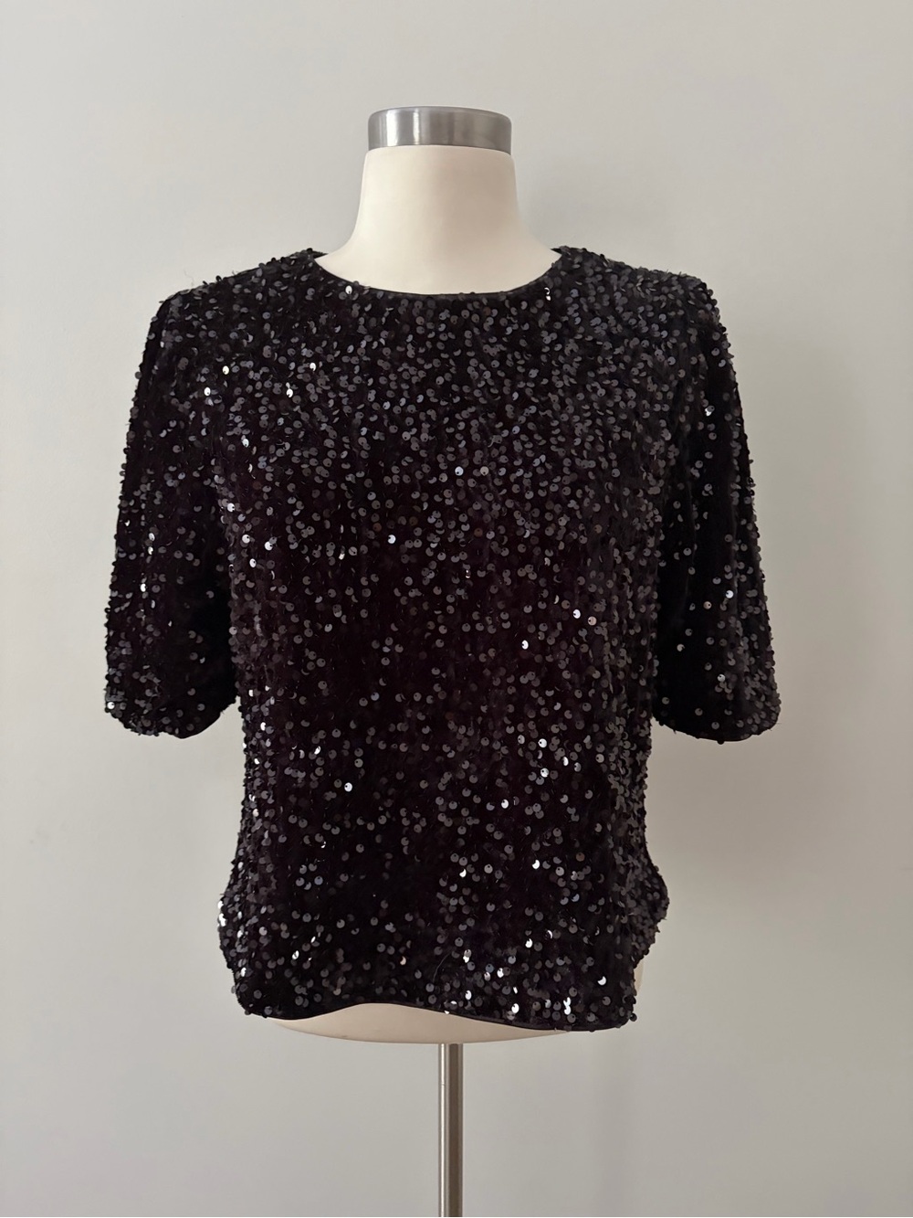 Nanette Lepore Black Velvet Sequin Short Sleeve Top L Retro Glam Festive Shimmer